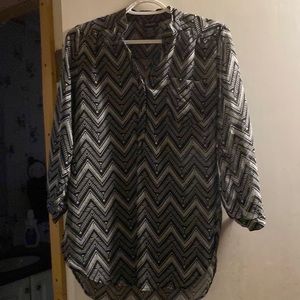 Justify women’s size small dress shirt